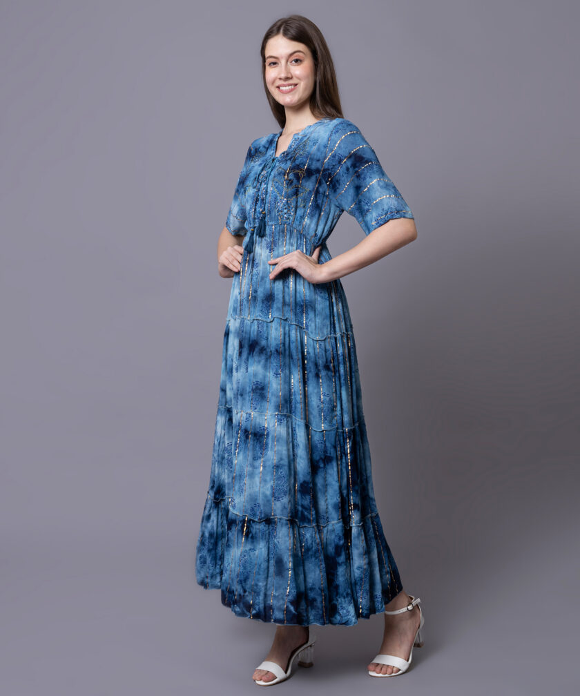 Elegant Maxi Dress with tie-dye Pattern, Featuring Metallic Accents and a Tiered Skirt Design - Image 5
