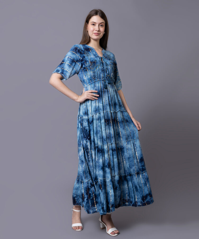 Elegant Maxi Dress with tie-dye Pattern, Featuring Metallic Accents and a Tiered Skirt Design - Image 4