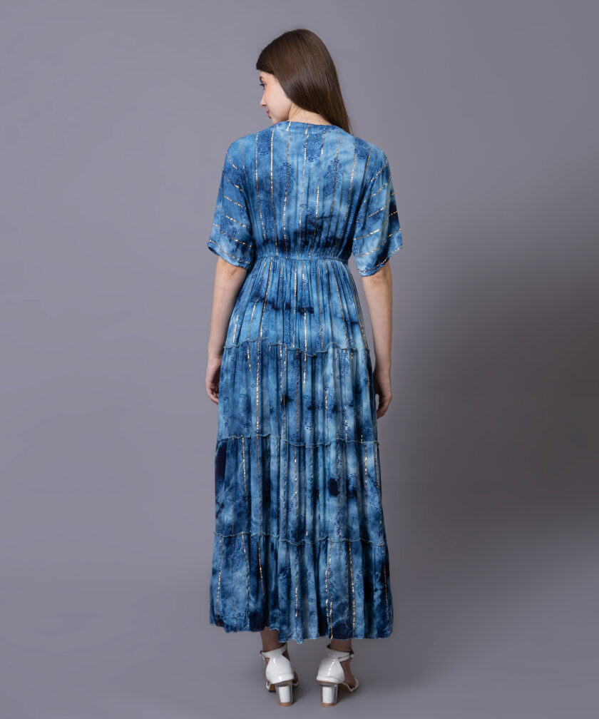 Elegant Maxi Dress with tie-dye Pattern, Featuring Metallic Accents and a Tiered Skirt Design - Image 3