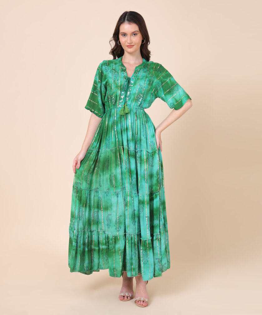 Elegant Maxi Dress with tie-dye Pattern, Featuring Metallic Accents and a Tiered Skirt Design - Image 4