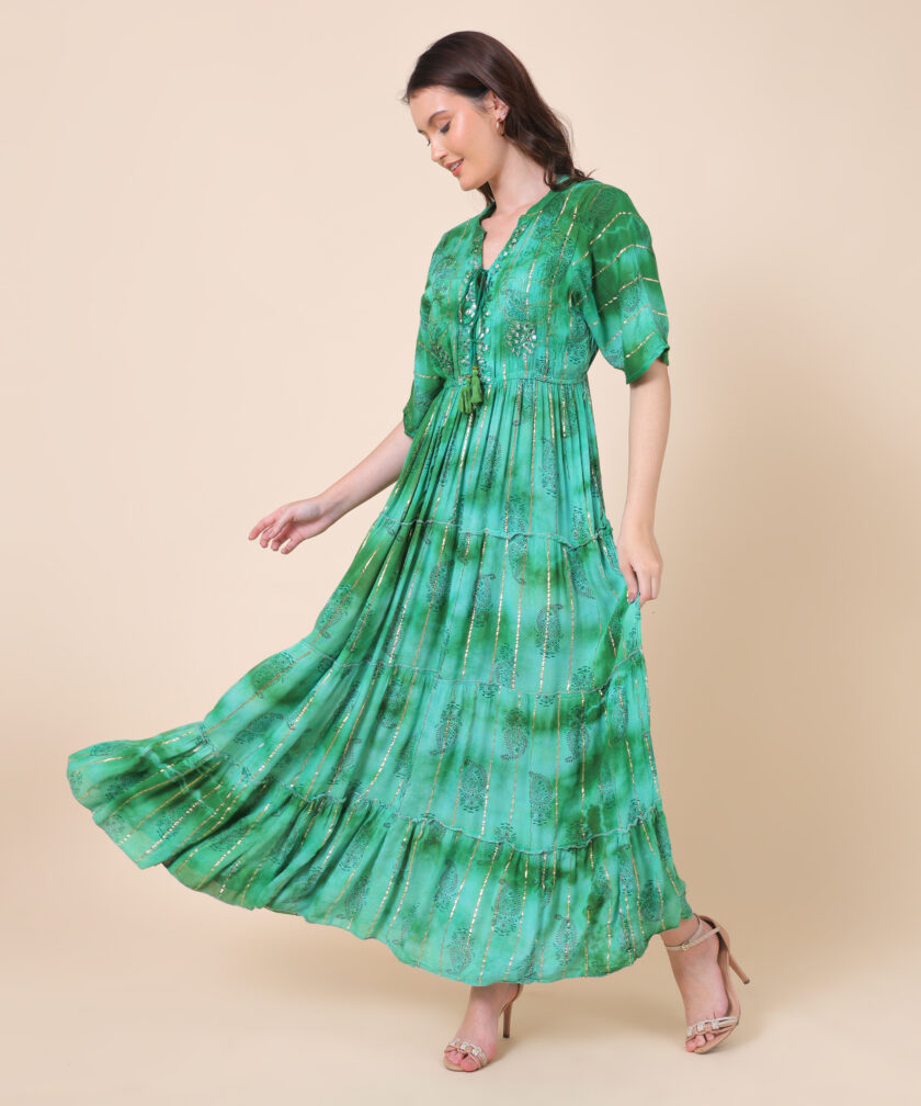 Elegant Maxi Dress with tie-dye Pattern, Featuring Metallic Accents and a Tiered Skirt Design - Image 6