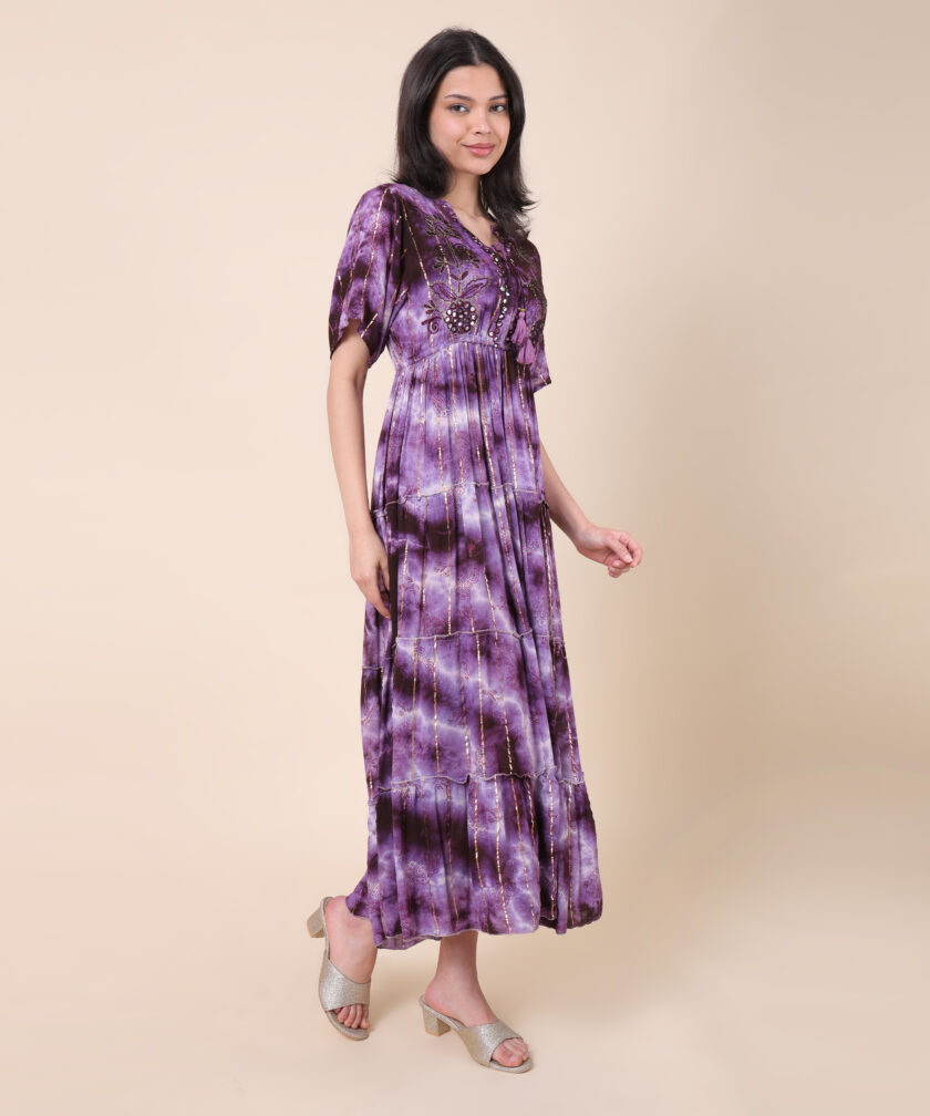 Elegant Maxi Dress with tie-dye Pattern, Featuring Metallic Accents and a Tiered Skirt Design - Image 5