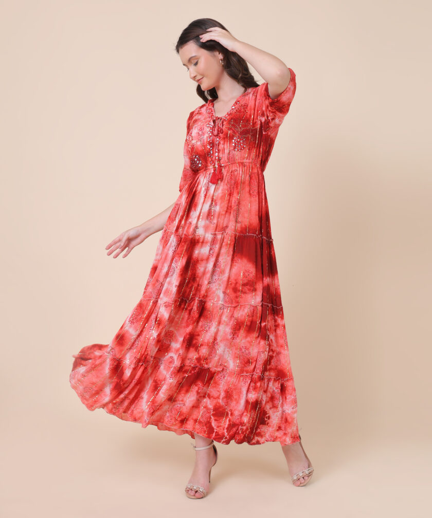 Elegant Maxi Dress with tie-dye Pattern, Featuring Metallic Accents and a Tiered Skirt Design - Image 4