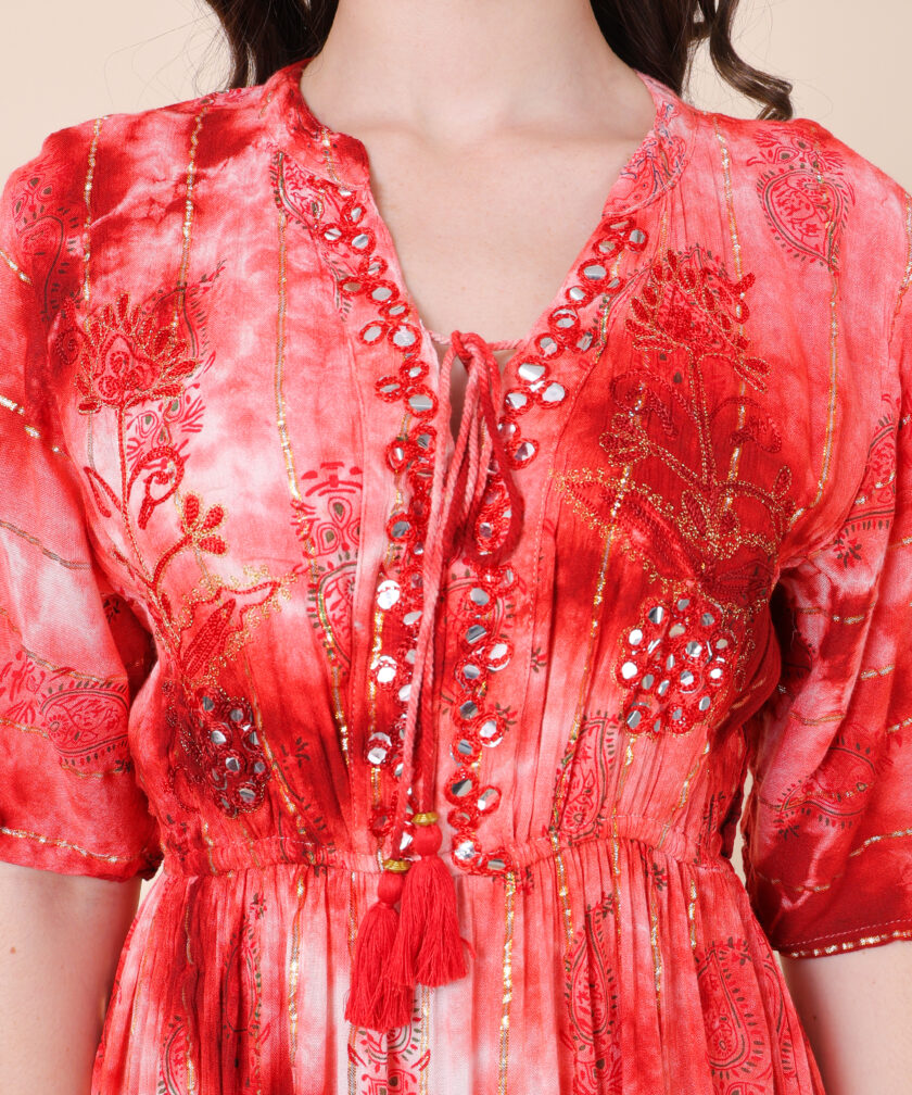 Elegant Maxi Dress with tie-dye Pattern, Featuring Metallic Accents and a Tiered Skirt Design - Image 2